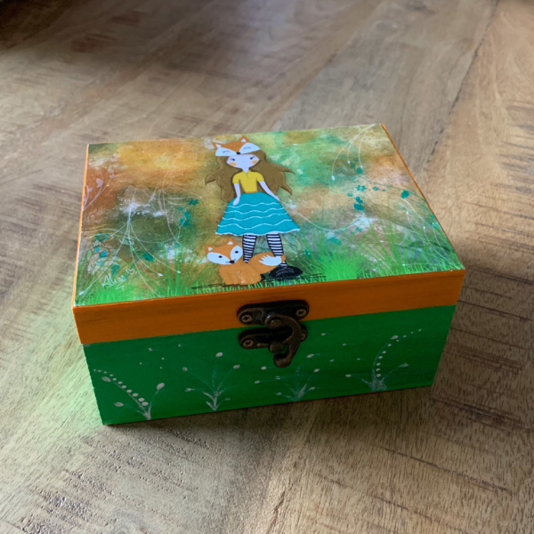 Boîte en bois unique et illustrée - Poline renard – Image 3